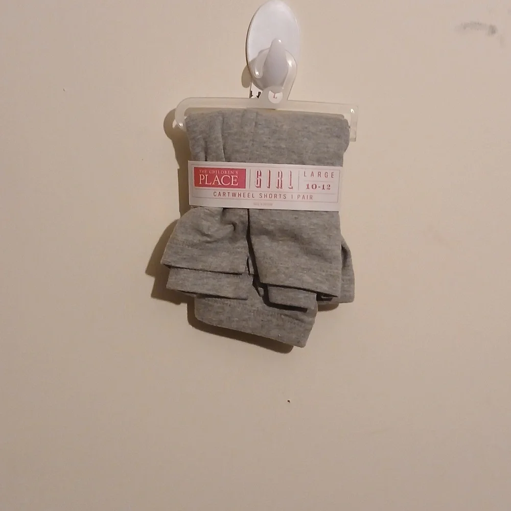 THE CHILDREN'S PLACE GIRL‎ CARTWHEEL SHORTS 1 PAIR 10-12 GREY